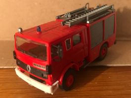Rietze Renault Feuerwehr LKW