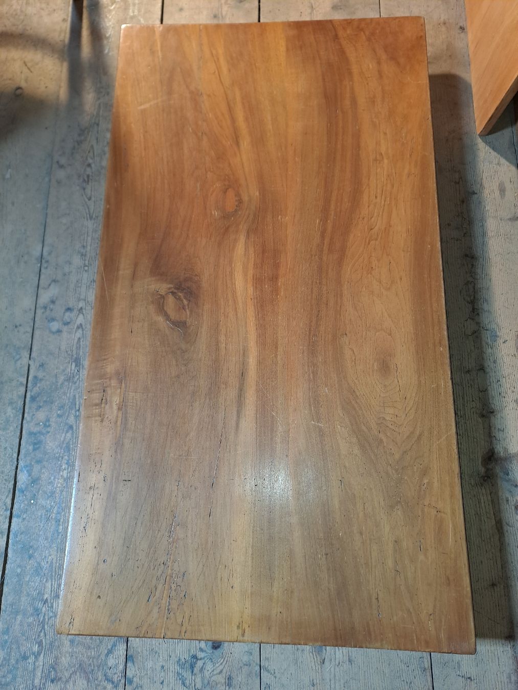 Tavoli: Tisch Platte Nussbaum 142x77cm – Usato da Gebenstorf venduto da suroh 1