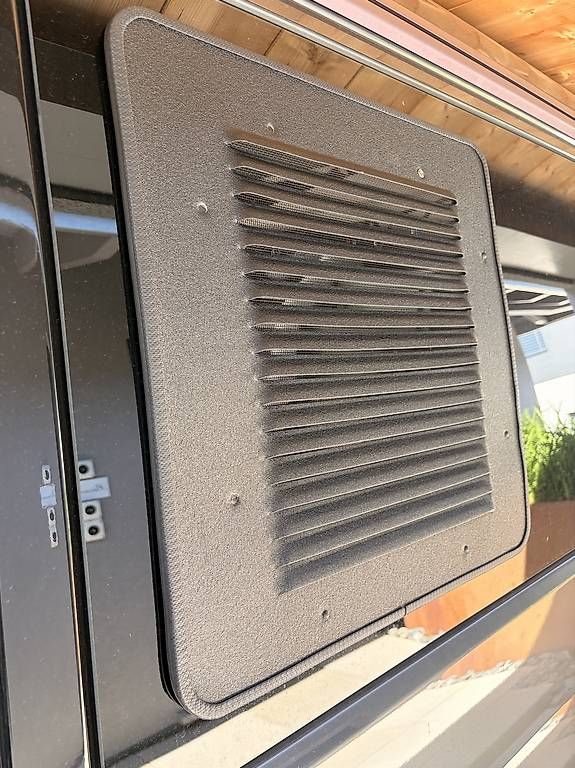 Toutes les pièces auto: Grille aération VW T6  – D'occasion à Riaz par Roby1527