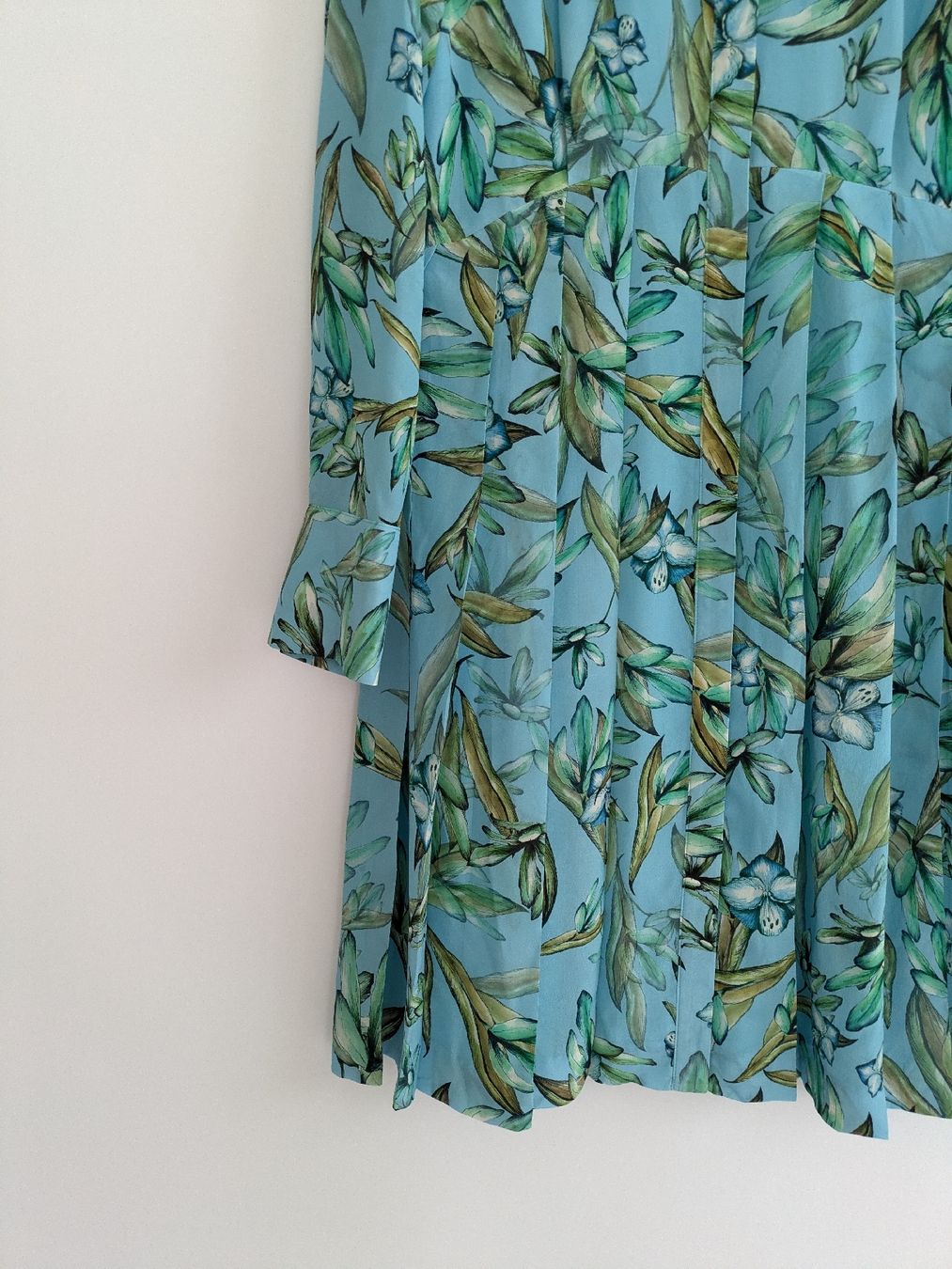 Kleider: Kleid Blumenmuster Hellblau Seide Grösse 38 – Gebraucht aus Rorschach von olg_5qq2 4
