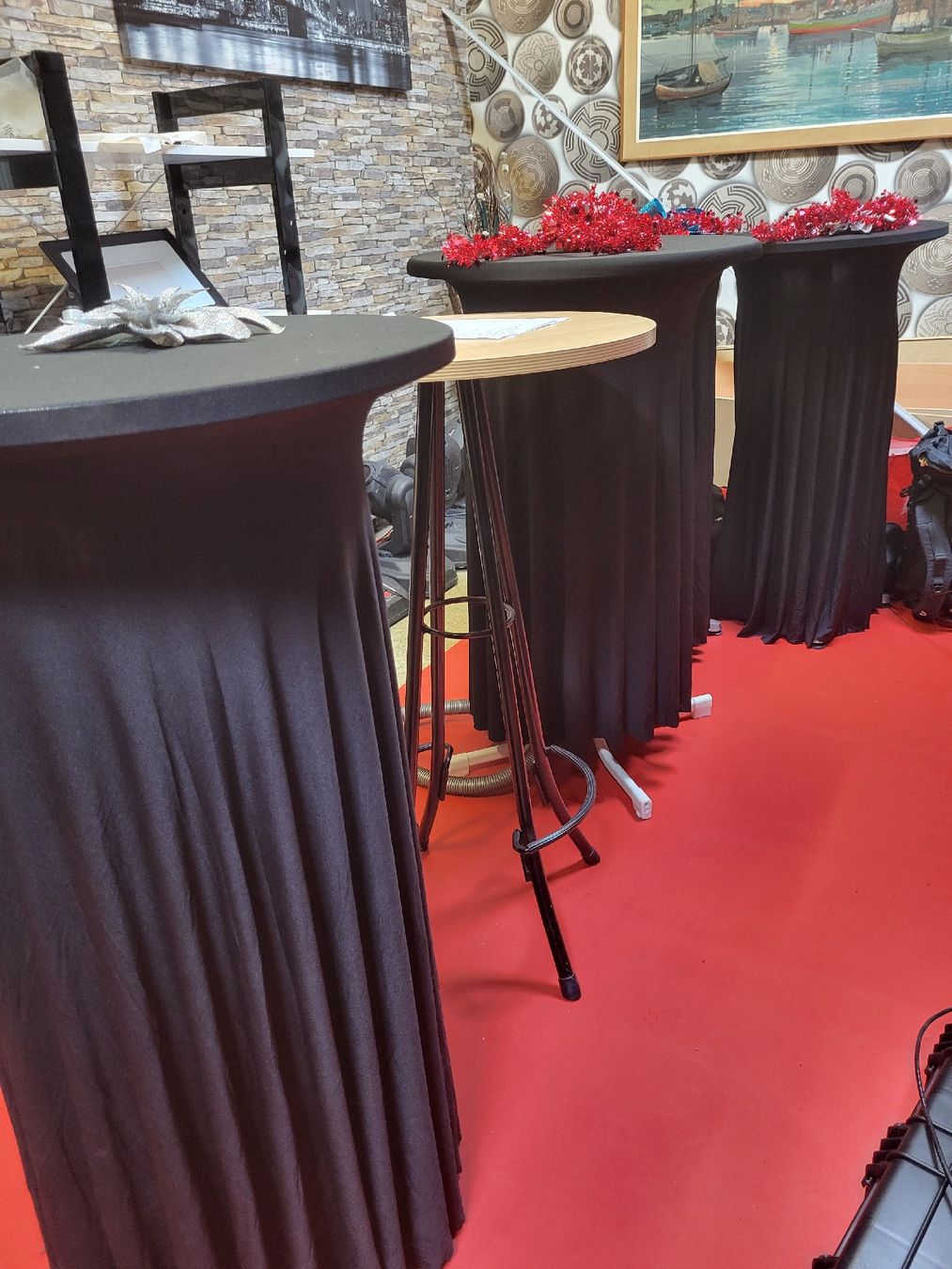 Tische: Bistro Tische – Gebraucht aus Grenchen von RESY 2