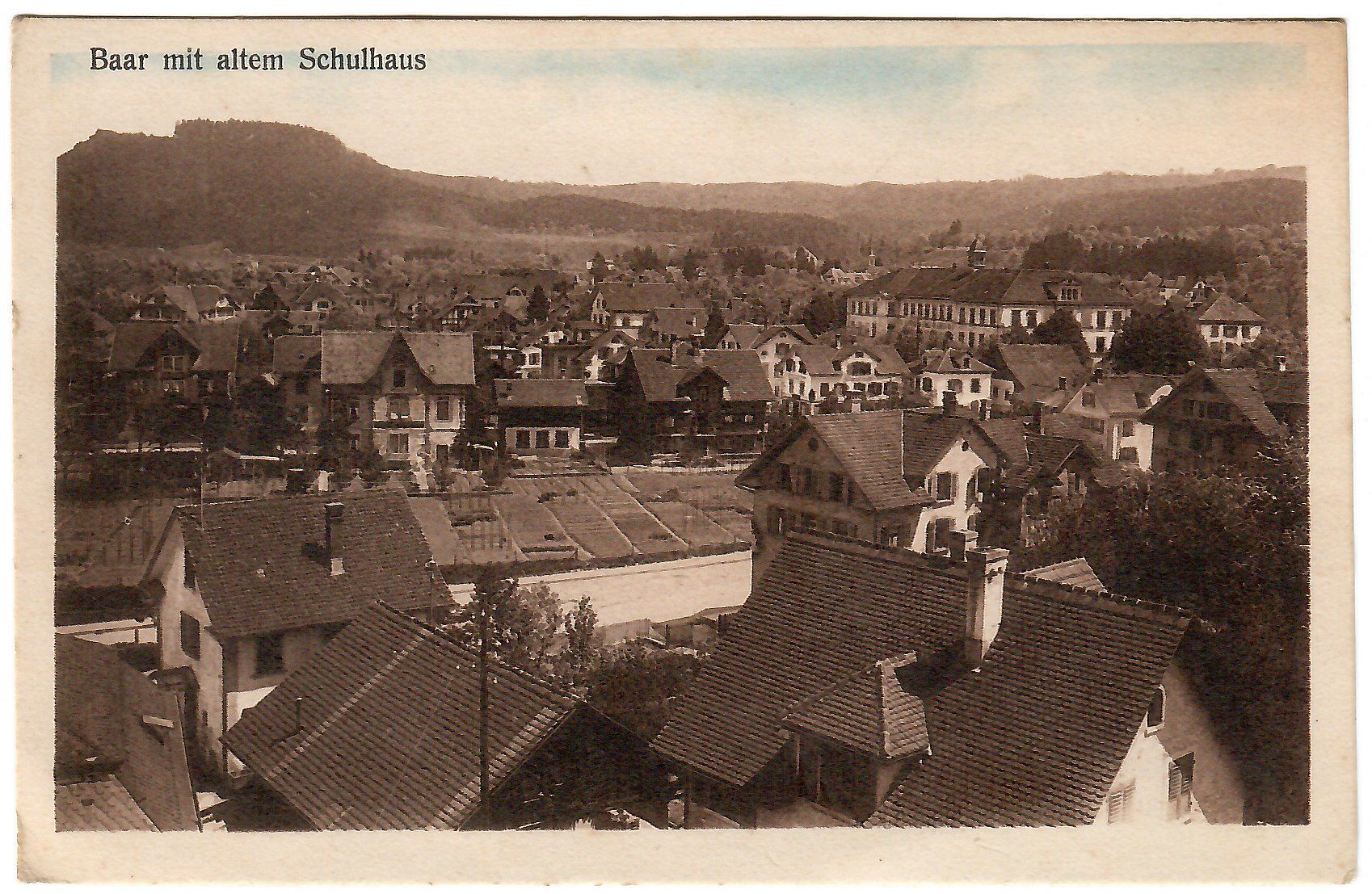 Cartoline postali: Ansichtskarte   Baar mit altem Schulhaus – Usato da Kerns venduto da etma3