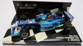 Red Bull Sauber C20 N. Heidfeld 2001 #16 1:43 Minichamps