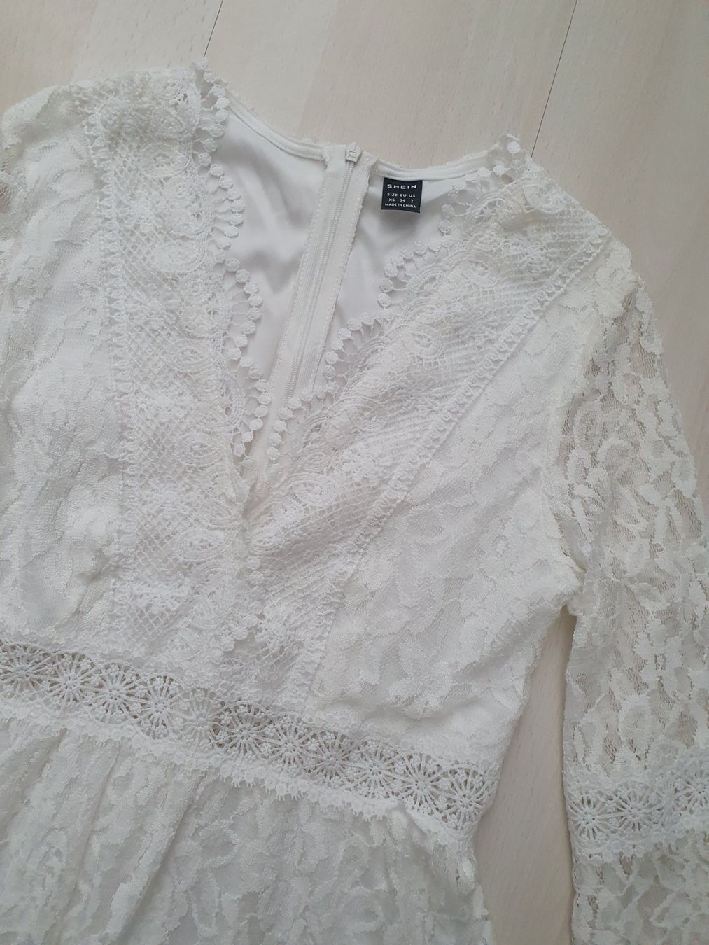 Robes: Helles Spitzenkleid Gr XS – D'occasion à Münsingen par BlackTears-3 2