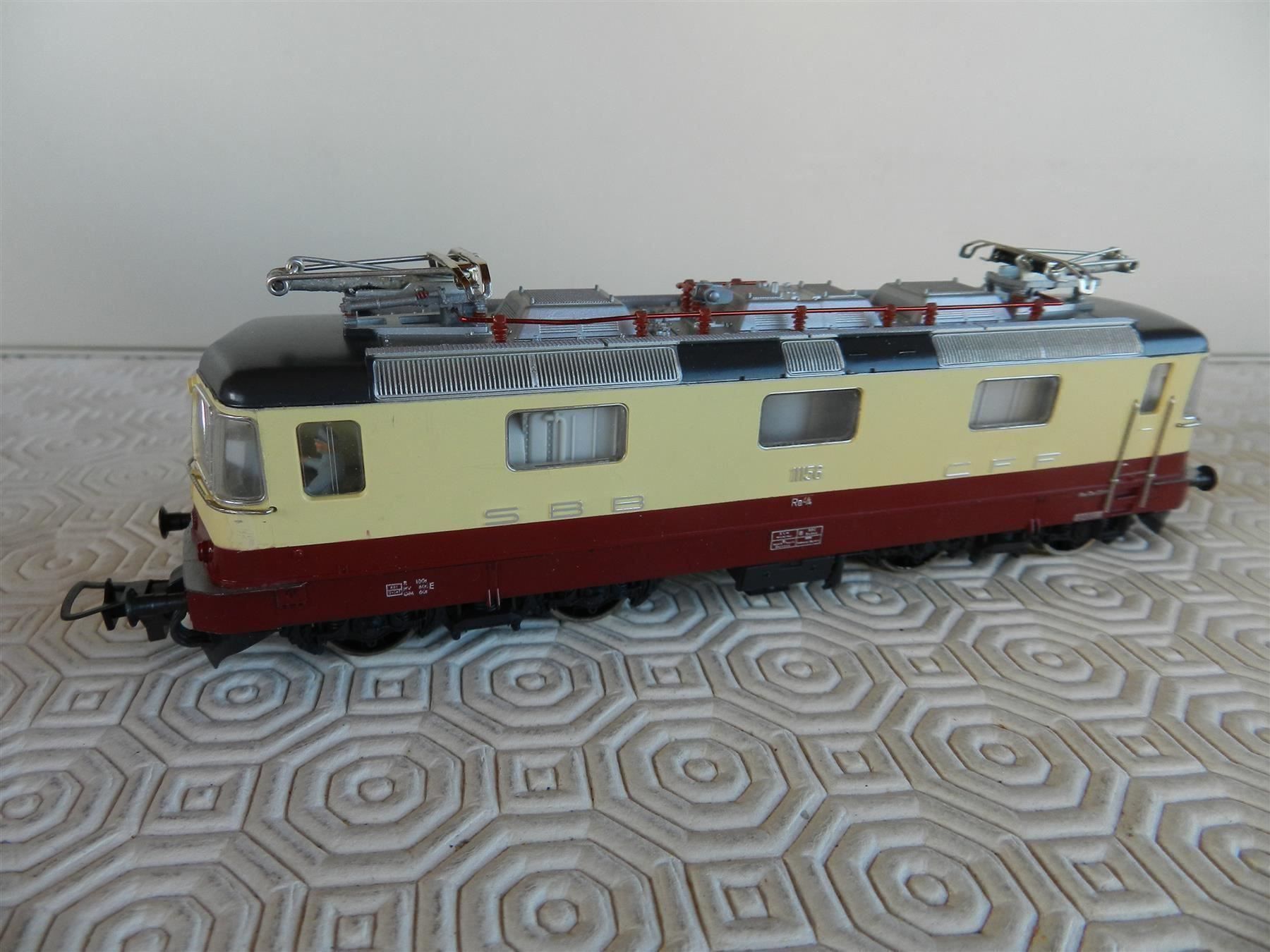 Fleischmann Modellini di ferrovie: FLEISCHMANN H0 AC E-Lok Re 4/4 TEE SBB – Nuovo (secondo la descrizione) da Arzier-Le Muids venduto da elocin83