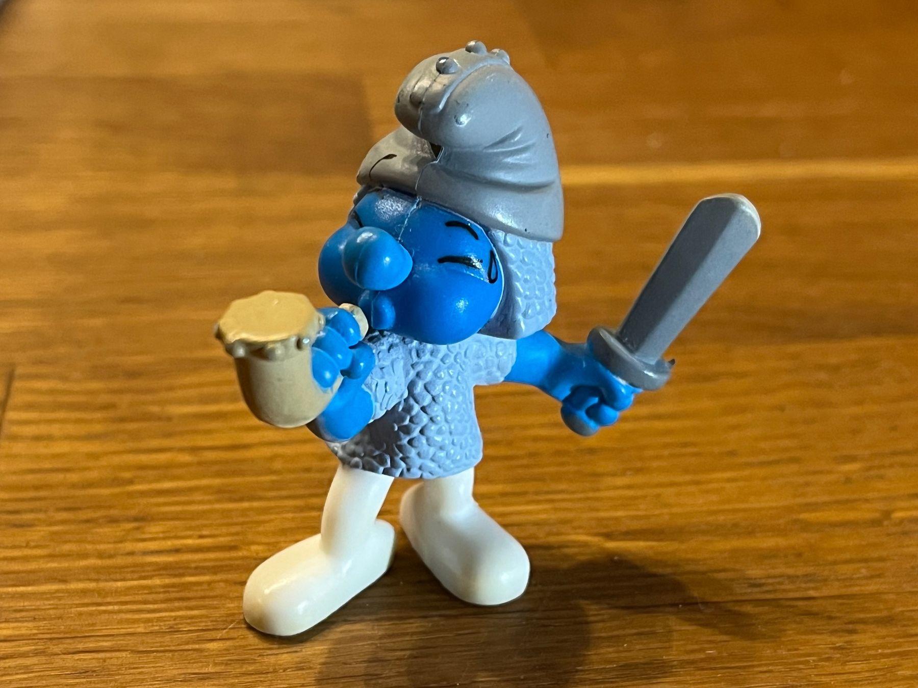 Statuette: Ritter Schlumpf mit Horn – Usato da Bauma venduto da Budgerigar