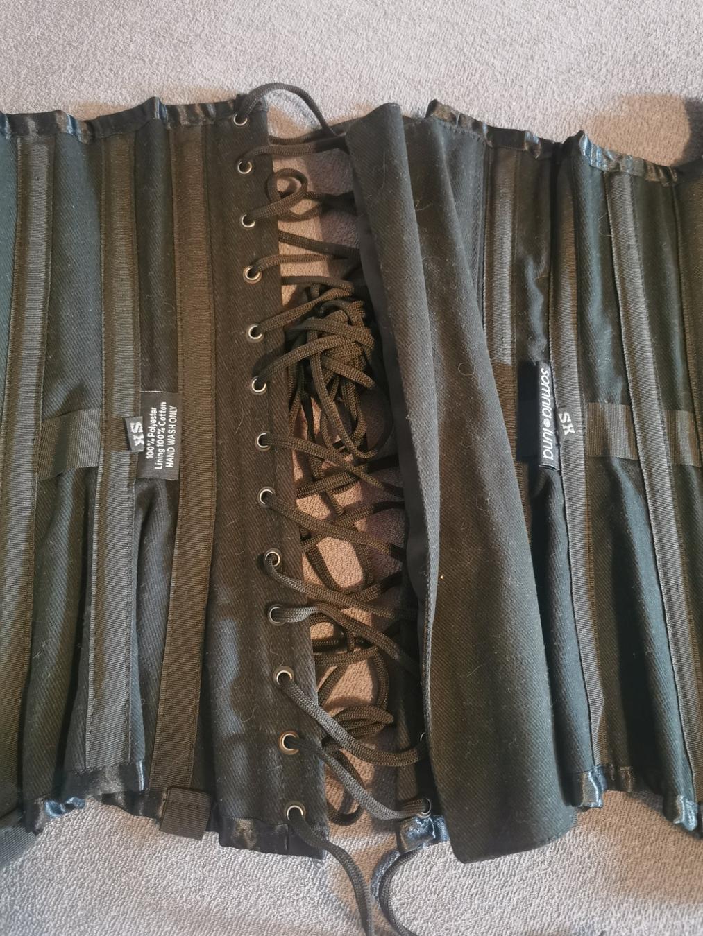 somnia luna Korsett GR XS schwarz Vollbrust (Usato) a Fischbach-Göslikon  per CHF 39 – con consegna | Acquista su Ricardo