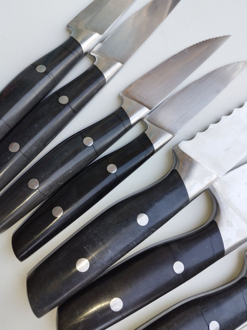 Coltelli da cucina: Ensemble de 7 couteaux de cuisine Jamie Oliver – Usato da Vevey venduto da cal_xc6h 3