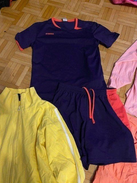 Lotti & Set di vestiti: Kleiderpaket Mädchen 7-teilig Grösse 164 – Usato da Emmen venduto da Aribini 4