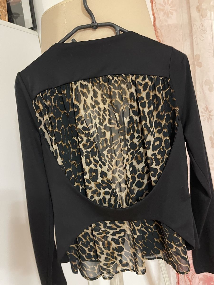 Giacche: Chic Black Blazer with Leopard Print Detail - Size M – Usato da Winterthur venduto da shp_xcc5 1