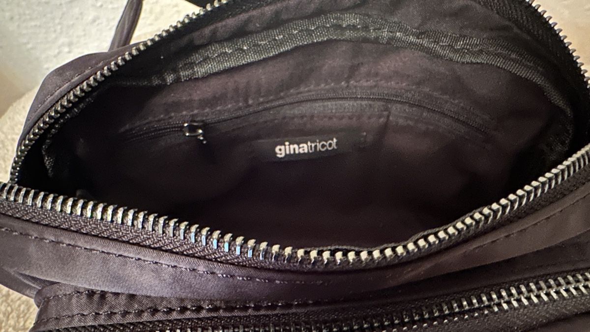 Sacs femmes: Schwarze Bauchtasche Ginatricot – Neuf avec emballage d'origine à Zürich par Rammis 2