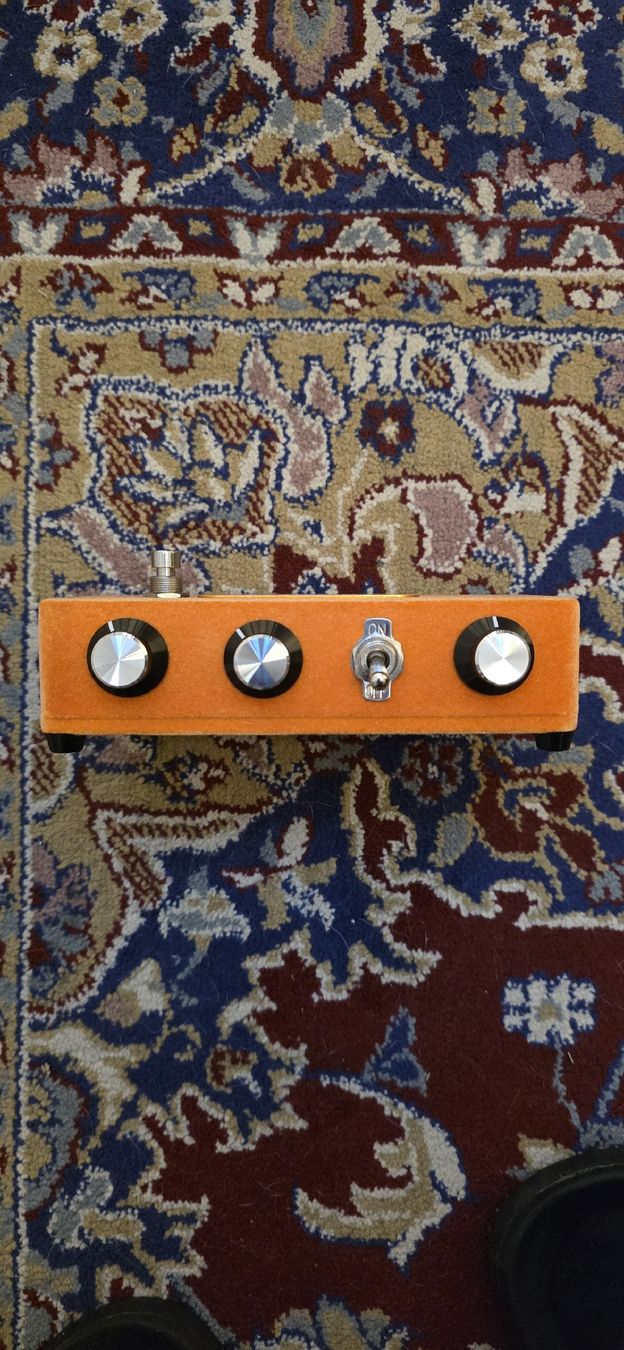 Warm Audio Strumenti musicali: Warm Audio Foxy Tone Fuzz – Nuovo (secondo la descrizione) da St. Gallen venduto da alw_ljk6 2