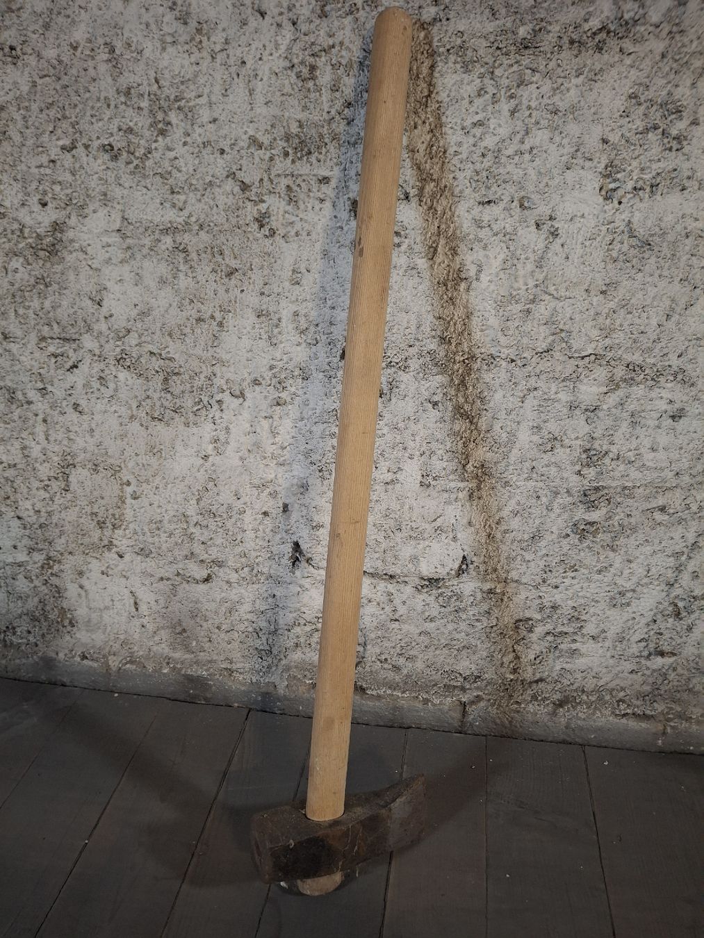 Tutti gli attrezzi: Langes Beil mit Holzstiel – Usato da Zürich venduto da iddlyriddly