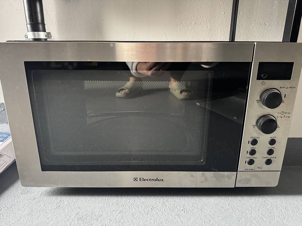 Electrolux Elettrodomestici da cucina: Electrolux Mikrowelle – Difettoso da Altstätten SG venduto da loni08