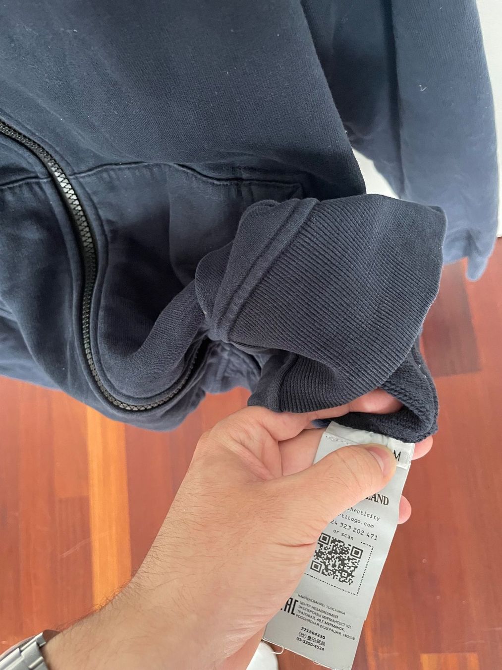 Pullover & Sweatshirts: Kapuzenpullover Stone Island dunkelblau Grösse M – Gebraucht aus Bubikon von mil_qmf9 3