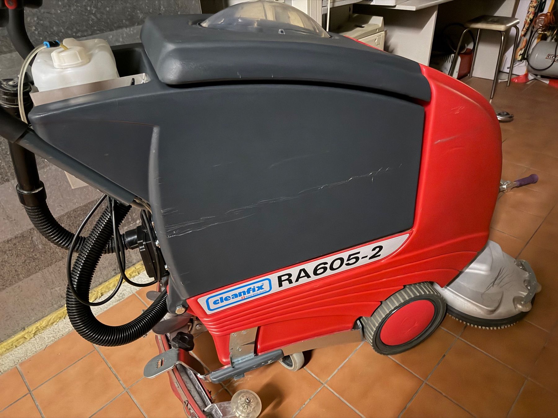 Cleanfix Tutte le macchine: Autolaveuse cleanfix RA605-2 – Usato da Remaufens venduto da Inaro21 1