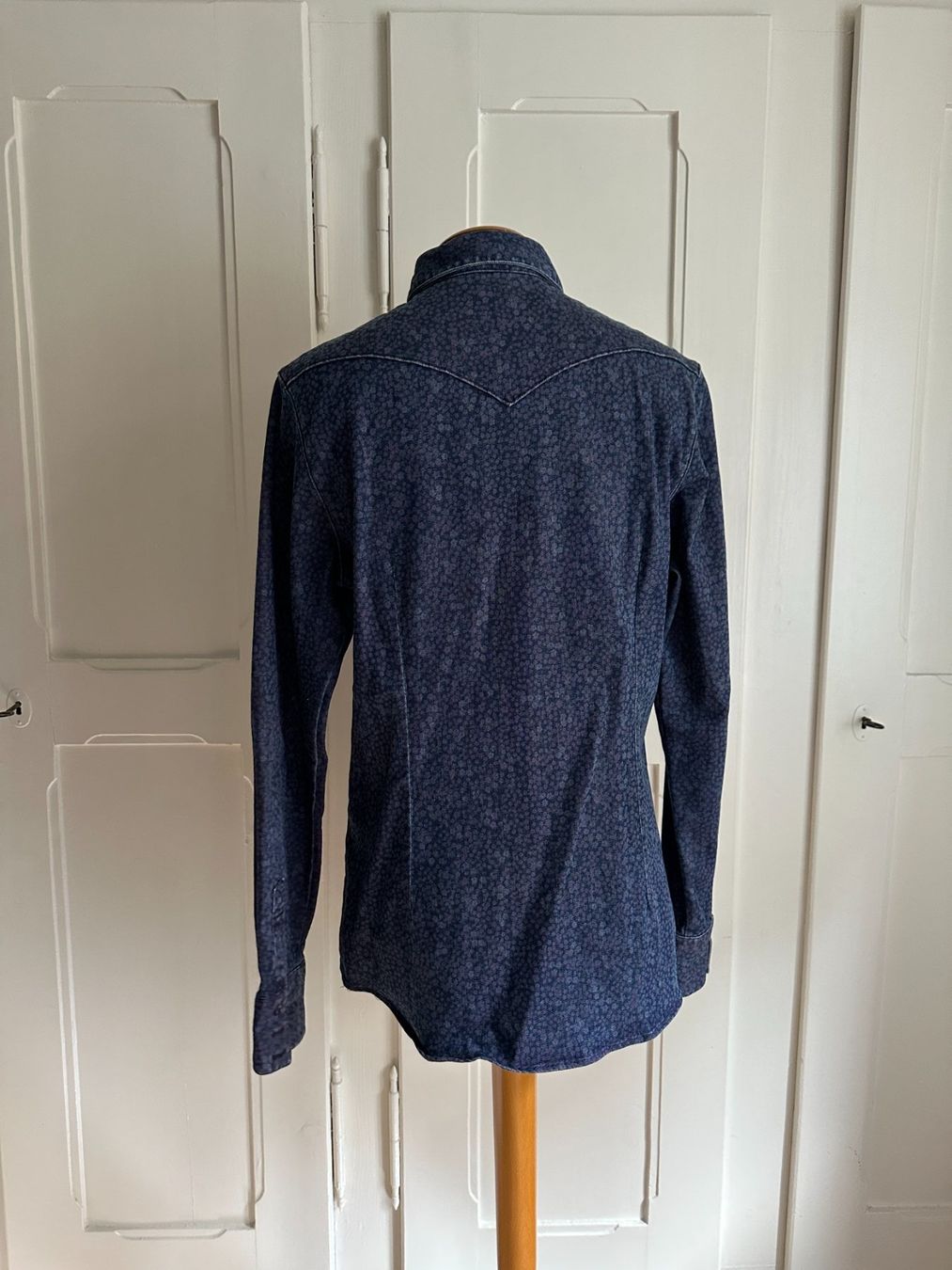 Camicette: AGLINI - Jeansbluse blau-violett 40 – Usato da Zürich venduto da Diazaio 2