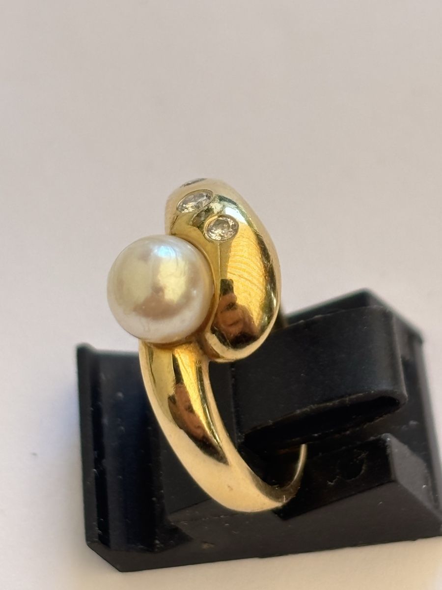 Anelli: Goldring mit Perle und Diamanten 18 Karat – Usato da Langnau am Albis venduto da flusspflege 1