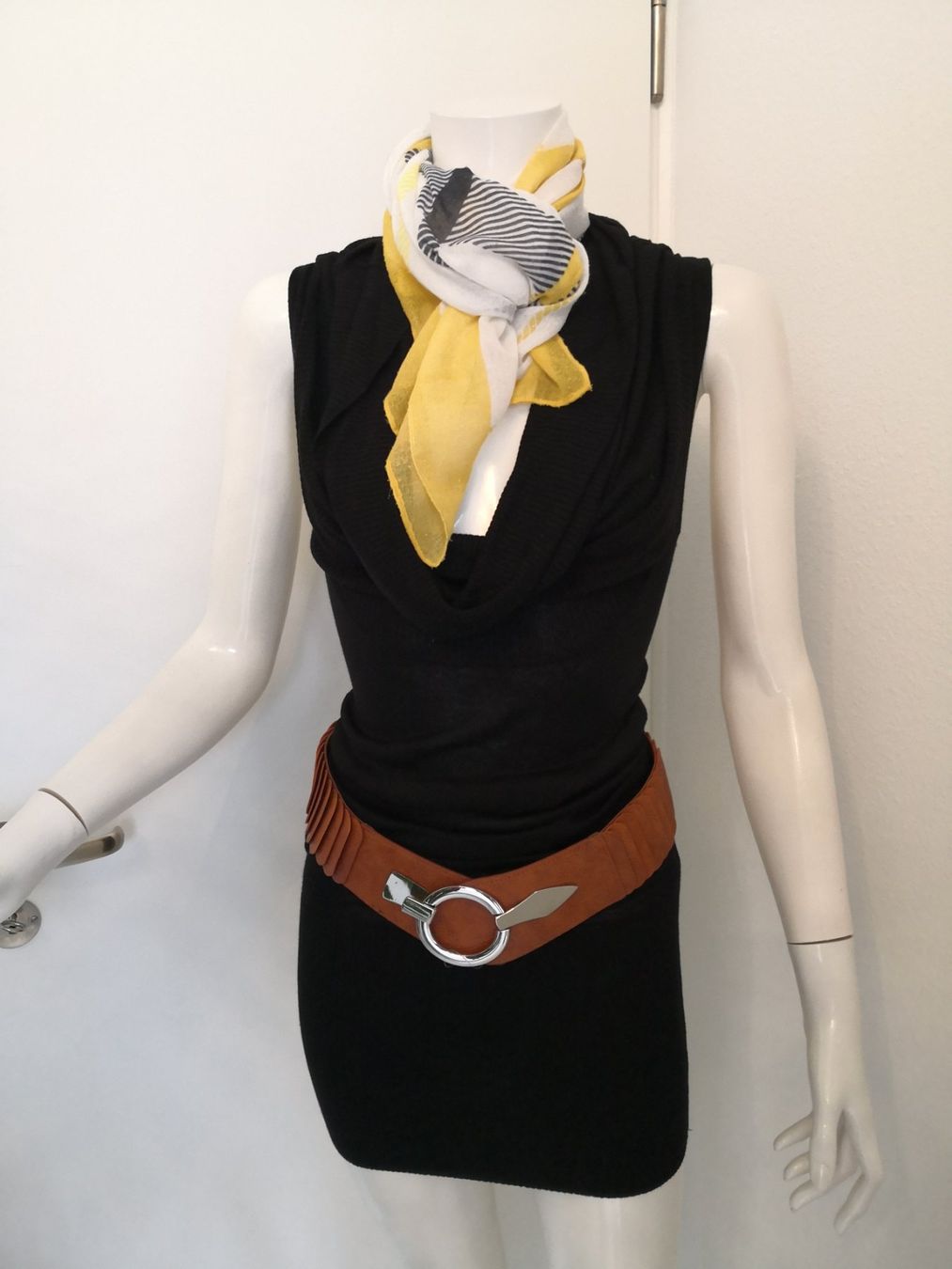 Opus Foulards, Tücher & Schals: 🤩OPUS SCHAL WEISS MIT MUSTER – Gebraucht aus Olten von Naja-Twins-Twins 9