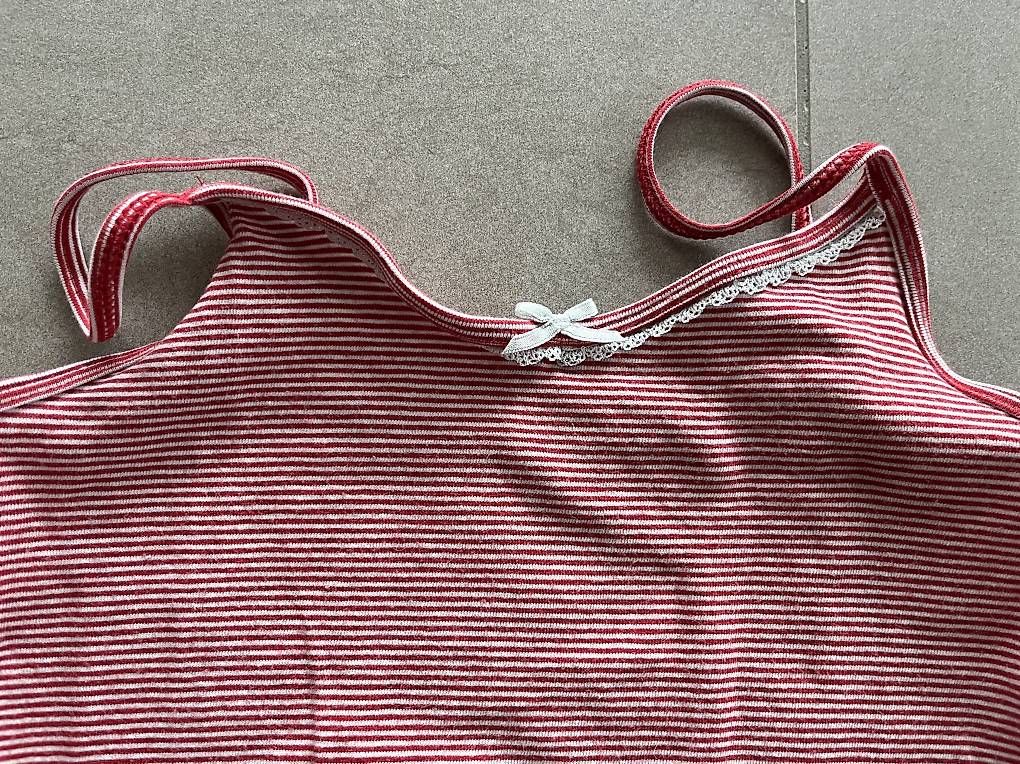 Blusen, T-Shirts & Tops: Top 134/140 – Gebraucht aus Luzern von La_Favorita 1
