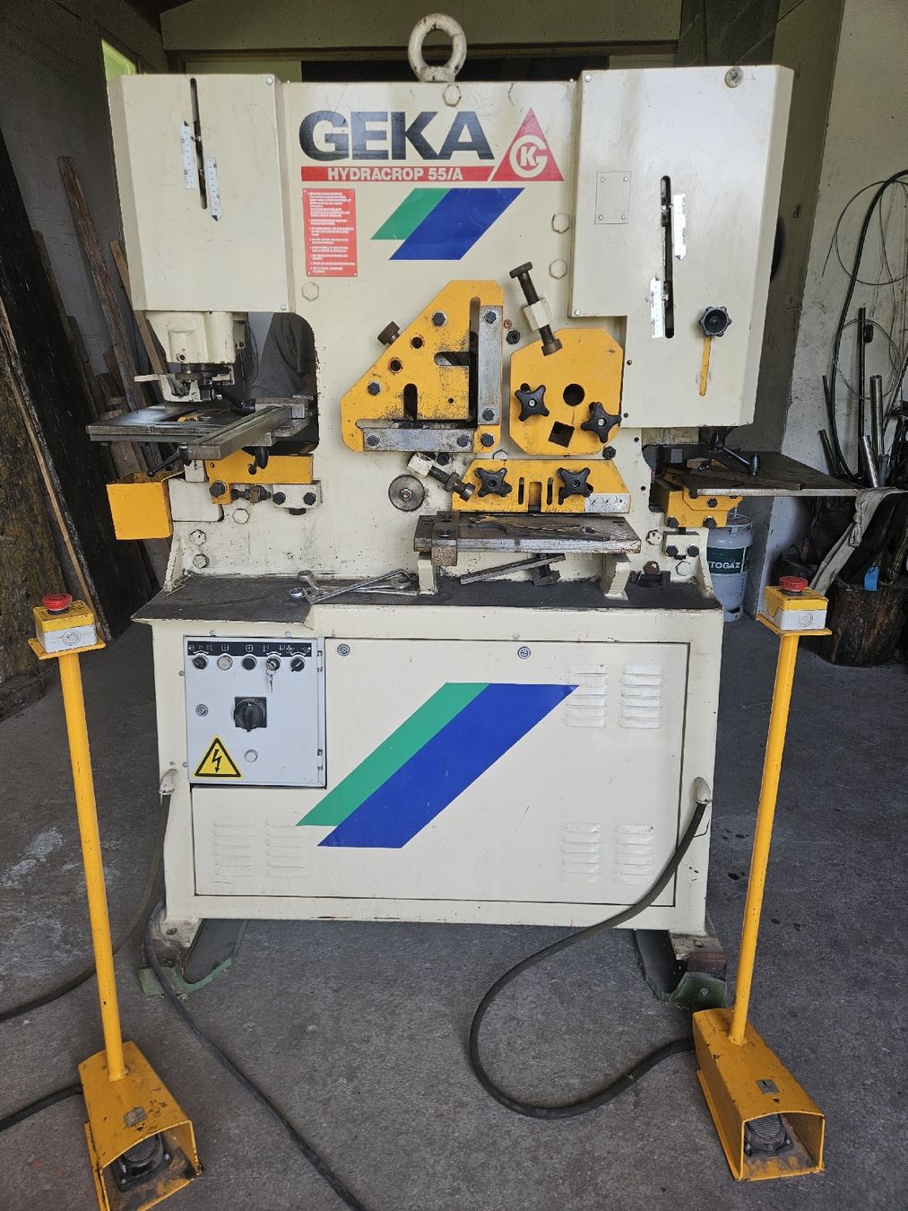 Tutte le macchine: Tafelschere/Stanzmaschine – Usato da Heiligkreuz (Mels) venduto da Chris.P