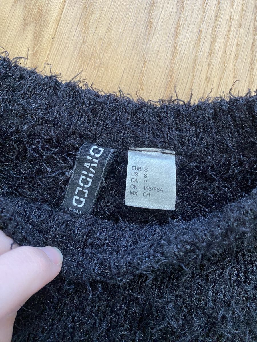 Maglioni & Felpe: Schwarzer Flausch-Pullover von H&M, Grösse S – Usato da Hinwil venduto da crn139 1