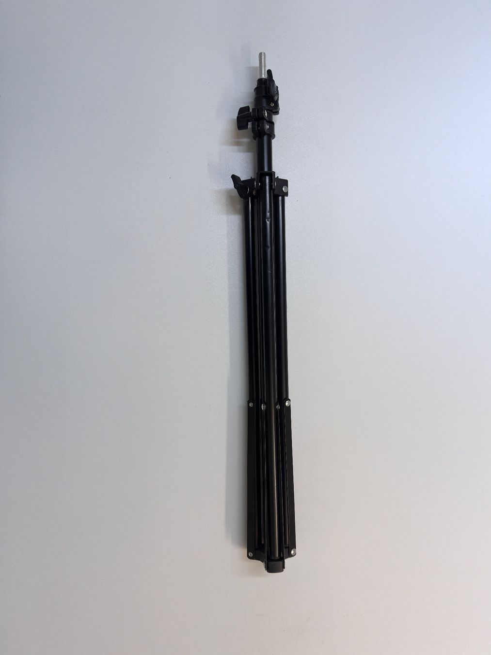Lampade: Lampenstativ / Studiolichtstativ – Usato da Glis venduto da qb5_k6jg