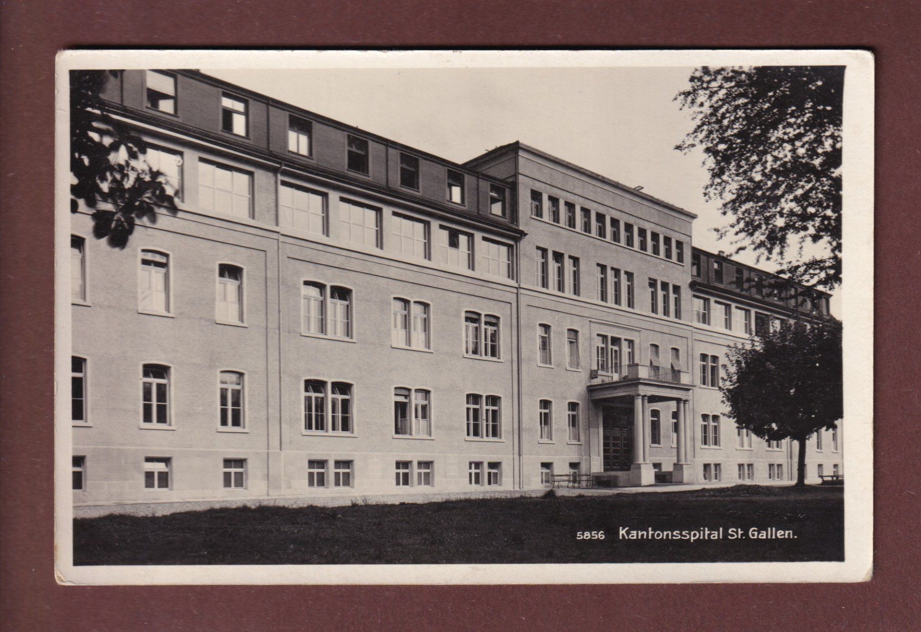 Cartoline postali: ST. GALLEN - Kantonsspital – Usato da Pully venduto da nicecards-shop