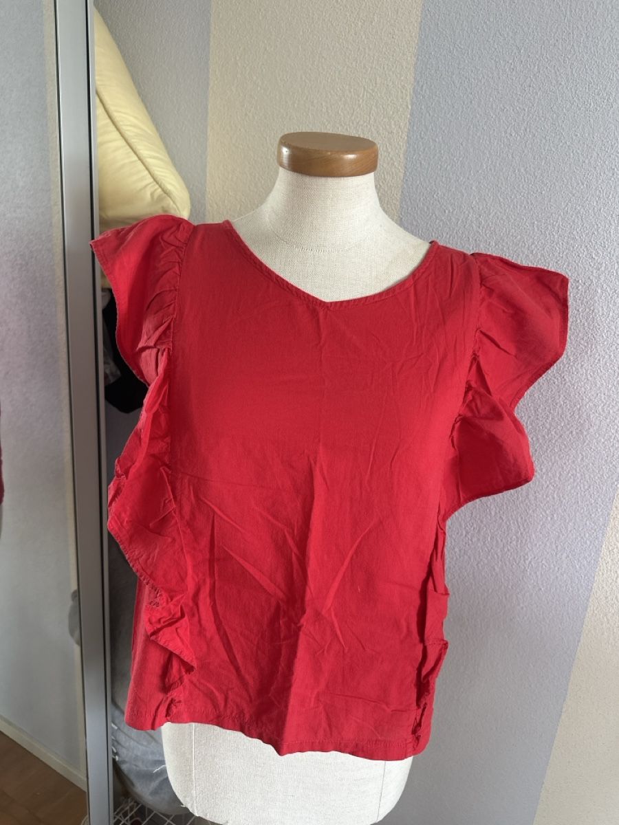 Top: Top rotes Top Gr. 36 Rüschen – Usato da Bassersdorf venduto da Ayumiyamaguchi