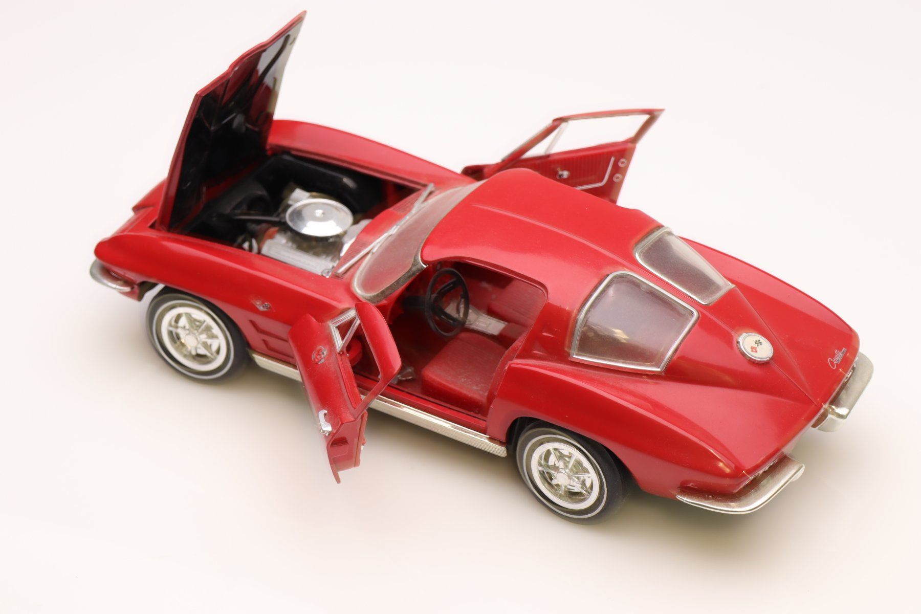 Chevrolet Modellini d'auto: ERTL Chevrolet Corvette 1/18 Modellauto – Usato da Ried (Muotathal) venduto da Modellbahn.swiss 3