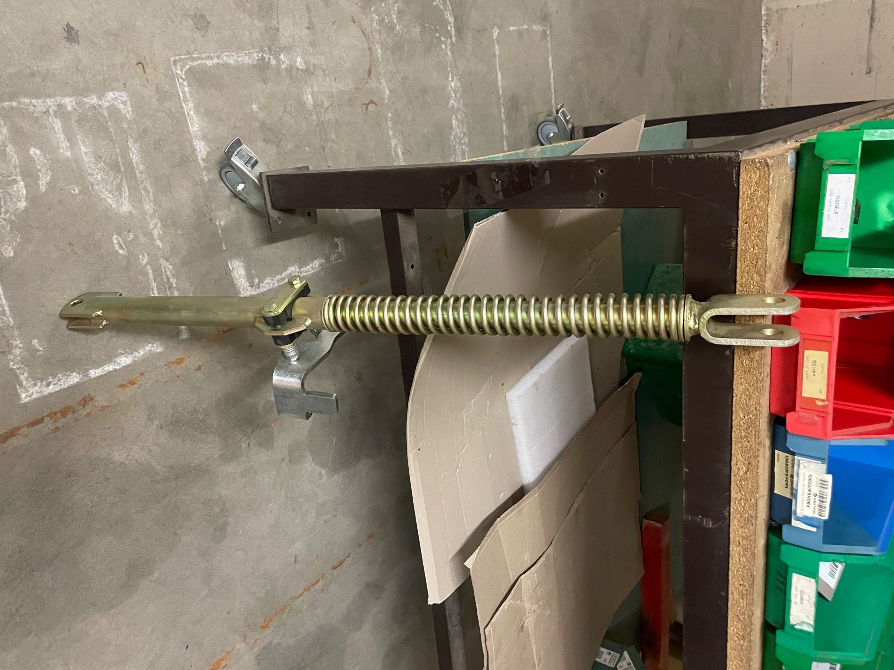 Vicon Tutte le macchine: Vicon Kreiselheuer Hangarretierung – Usato da Lätti venduto da baumi02 1