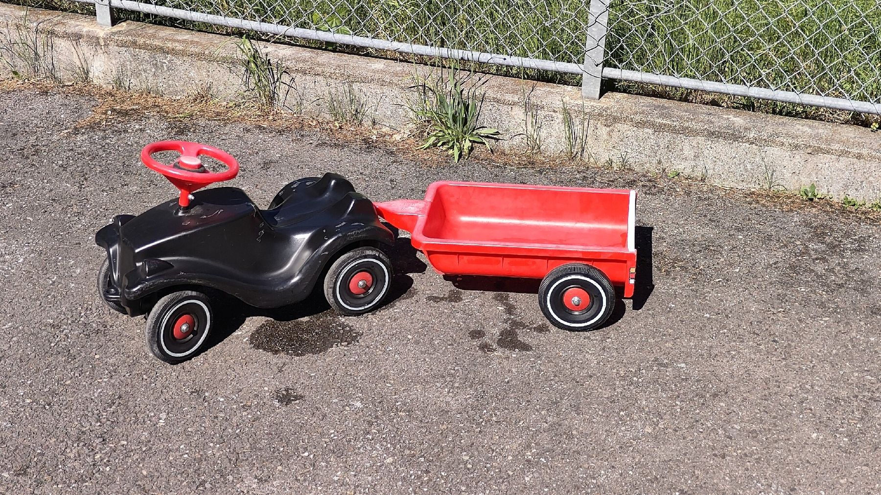 Big Veicoli per bambini: Bobby Car mit Anhänger – Usato da Vättis venduto da niv_cv2r 2