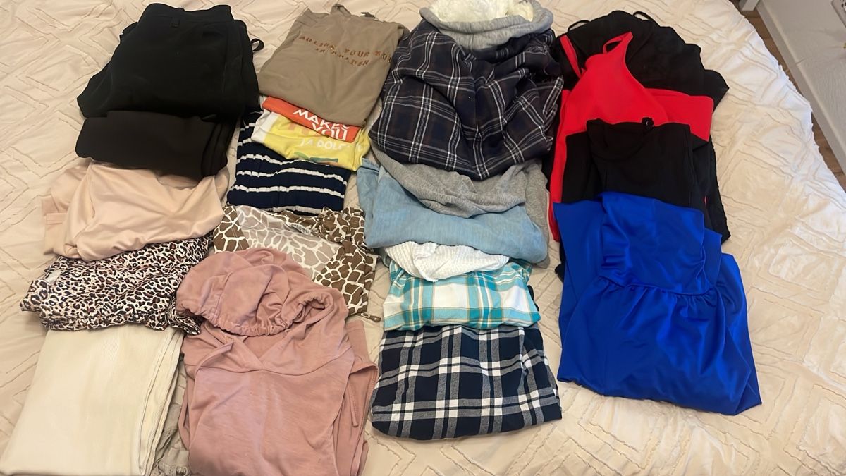 Lotti di vestiti: Kleiderpaket grs – Usato da Seedorf BE venduto da scarry