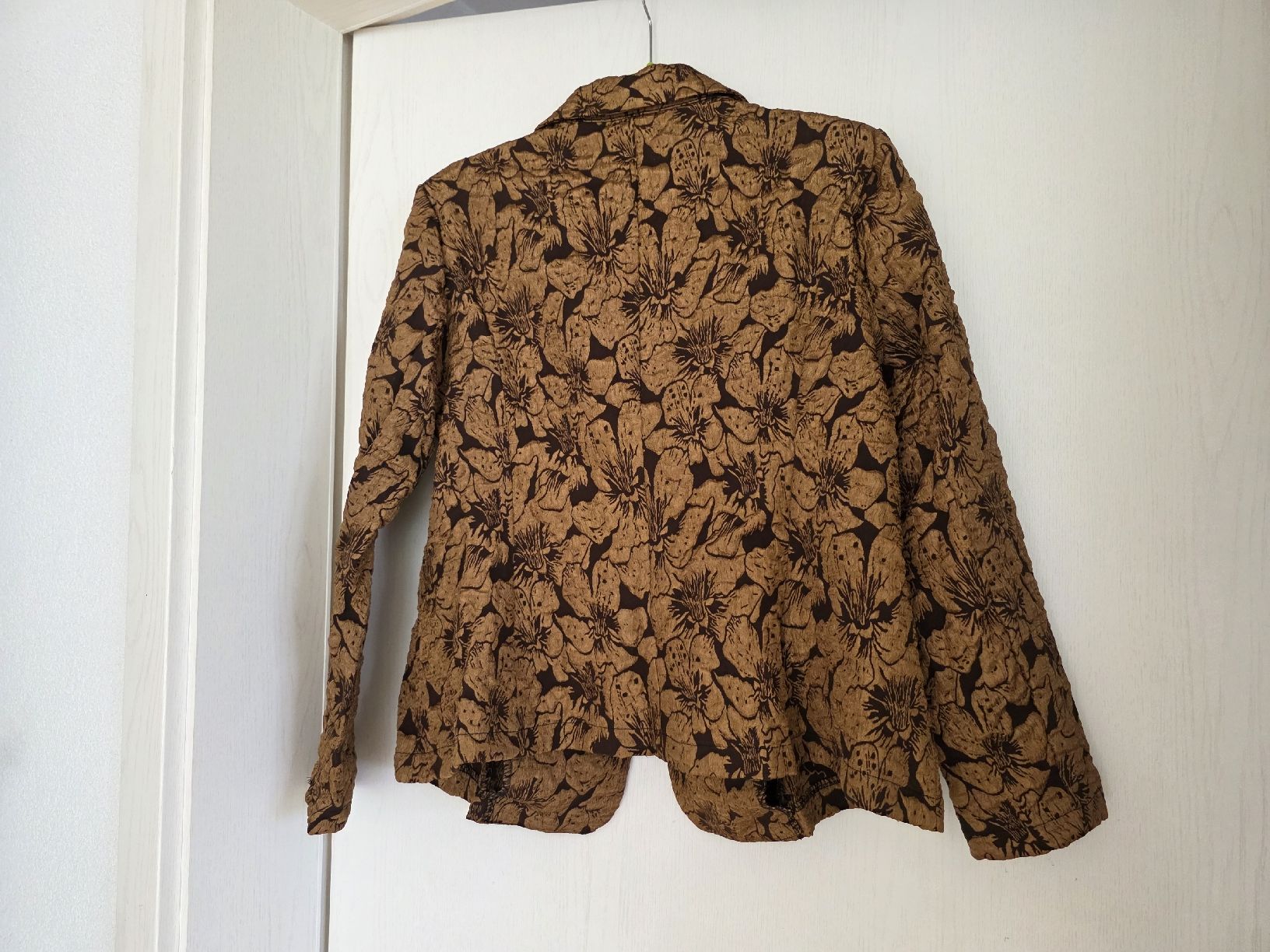 Giacche: Braun-goldener Blazer mit Blumenprint, Gr. M – Nuovo (secondo la descrizione) da Suhr venduto da andreas_2008 3