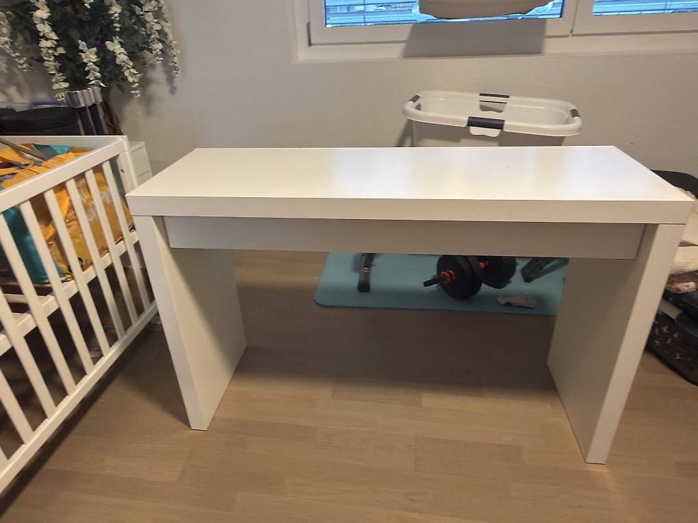 Schminktische: Ikea Malm Schminktisch – Gebraucht aus Einsiedeln von mel_g2bq 1