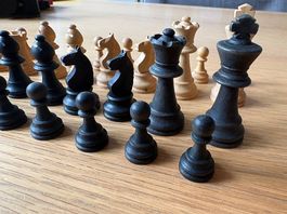 Schachfiguren, hochwertige Ausführung in Holz