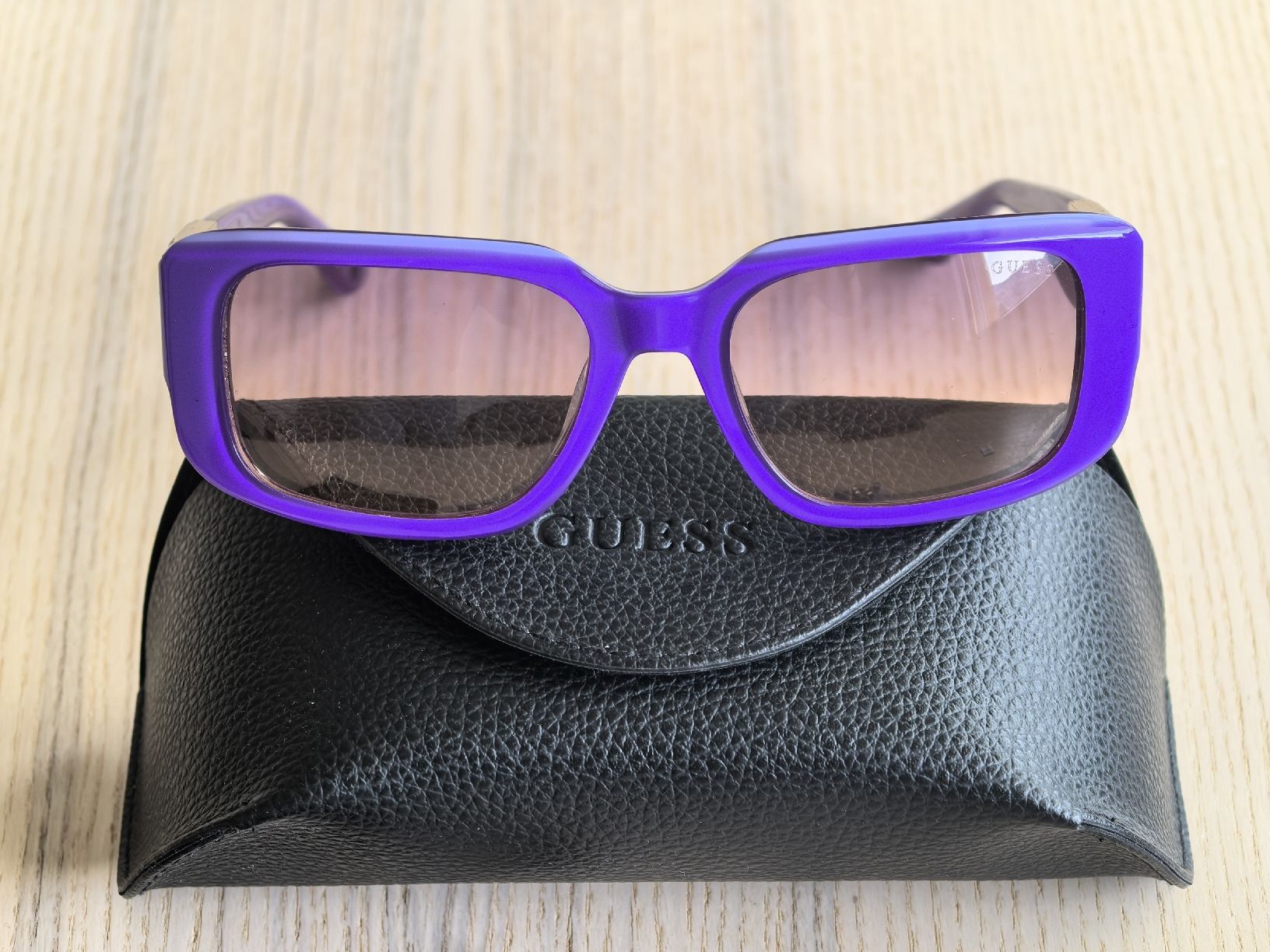 Guess Occhiali & Lenti: Guess Damen Sonnenbrille – Nuovo e nell'imballaggio originale da Bad Ragaz venduto da AKahlon