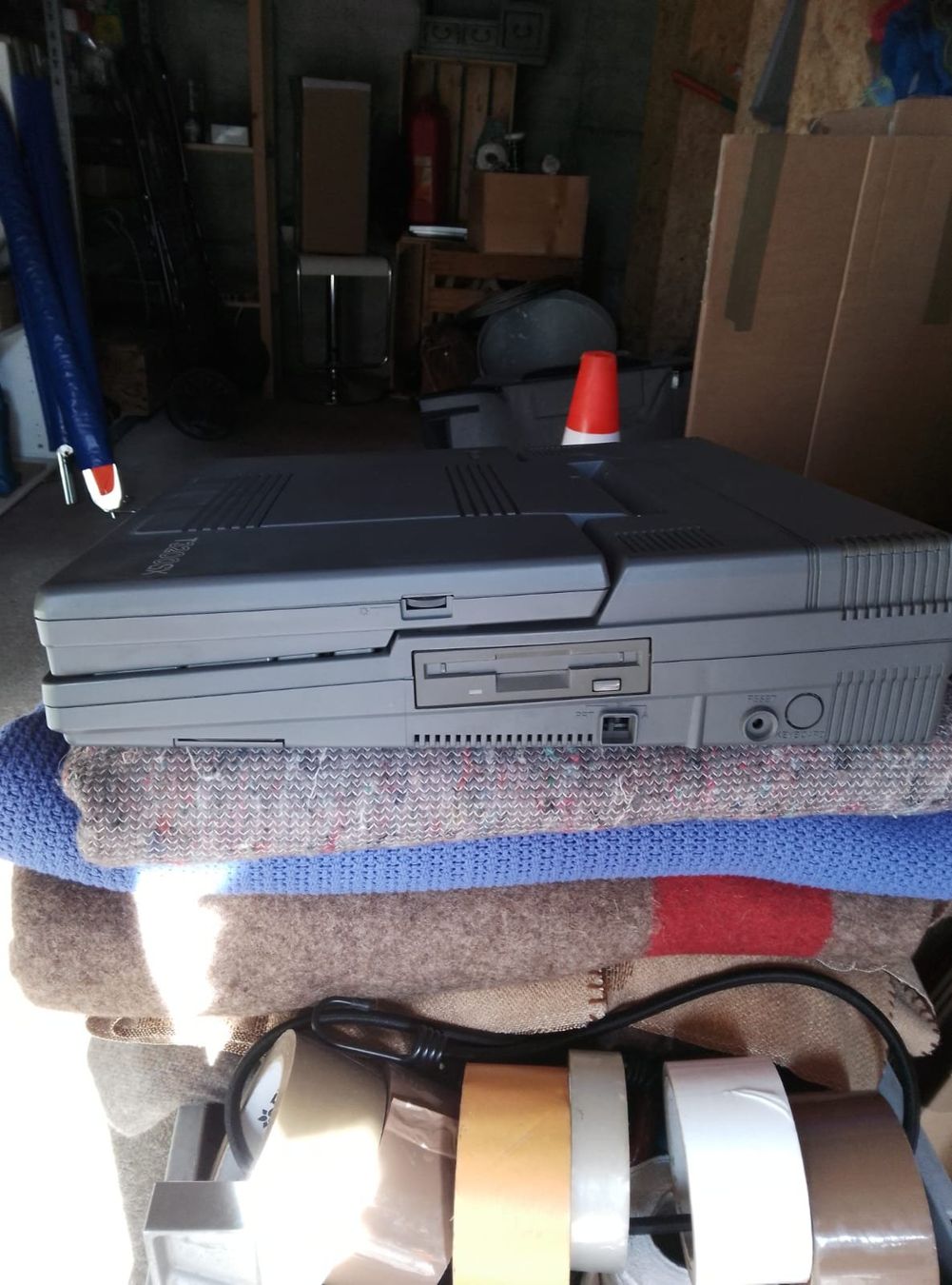 PC: Toshiba T3200 SX – Usato da Umiken venduto da Idus 3