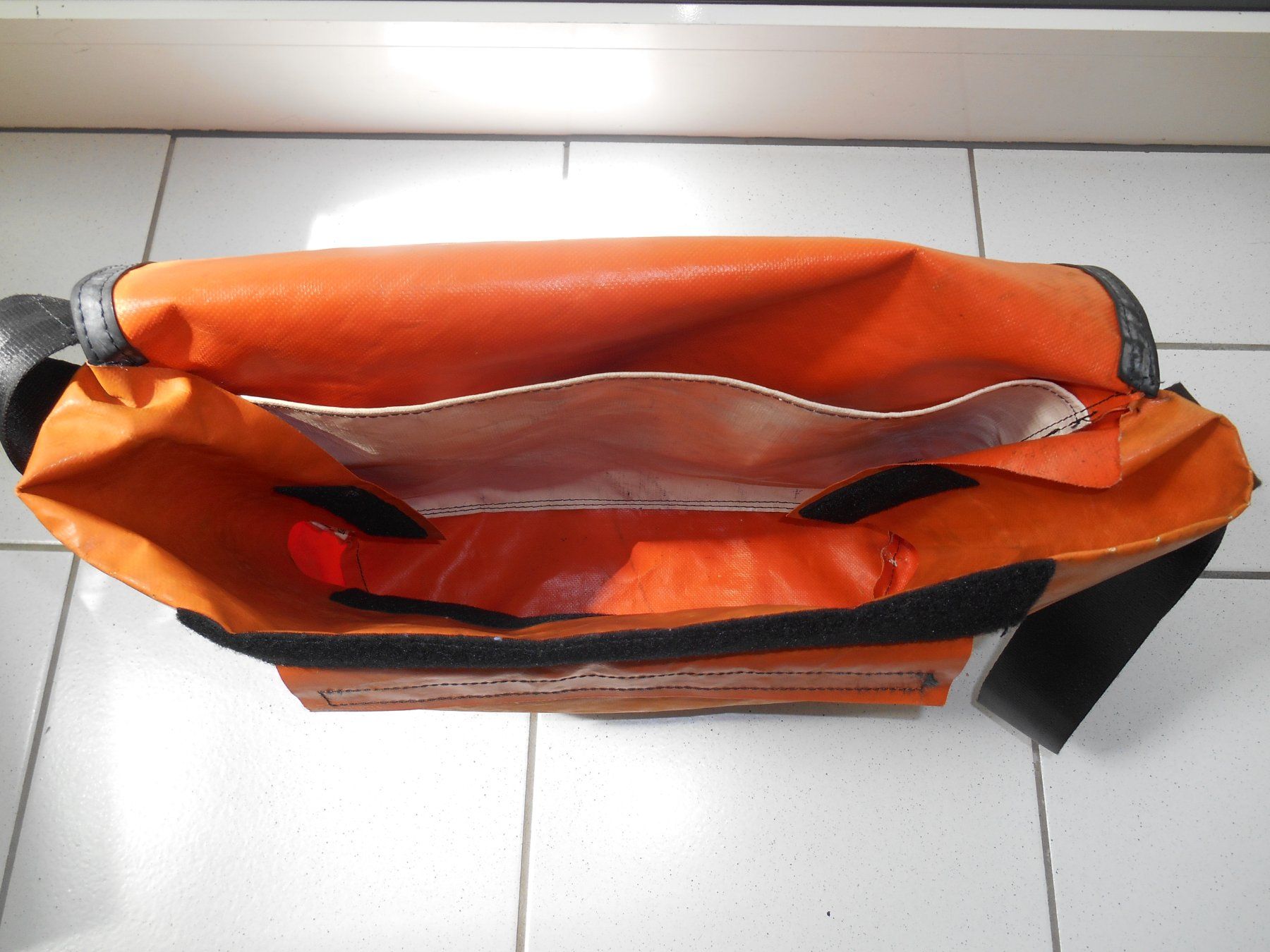 Freitag Borse: Freitag Tasche / Umhängetasche – Usato da Basel venduto da Birs868 8