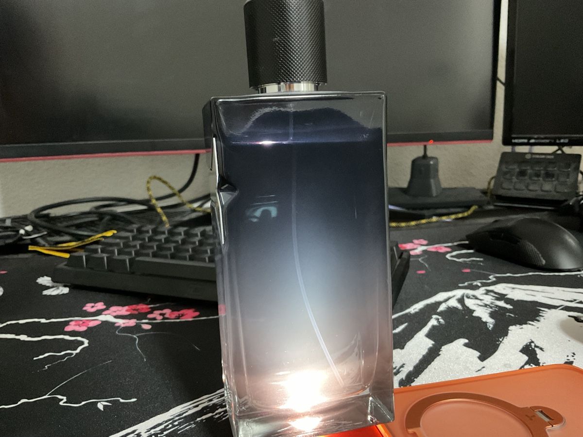 Saint Laurent Profumi & Eau de Toilette: YSL Y Eau de Parfum, 200ml, ca 90% voll – Usato da Zollikofen venduto da SeanMatti 2