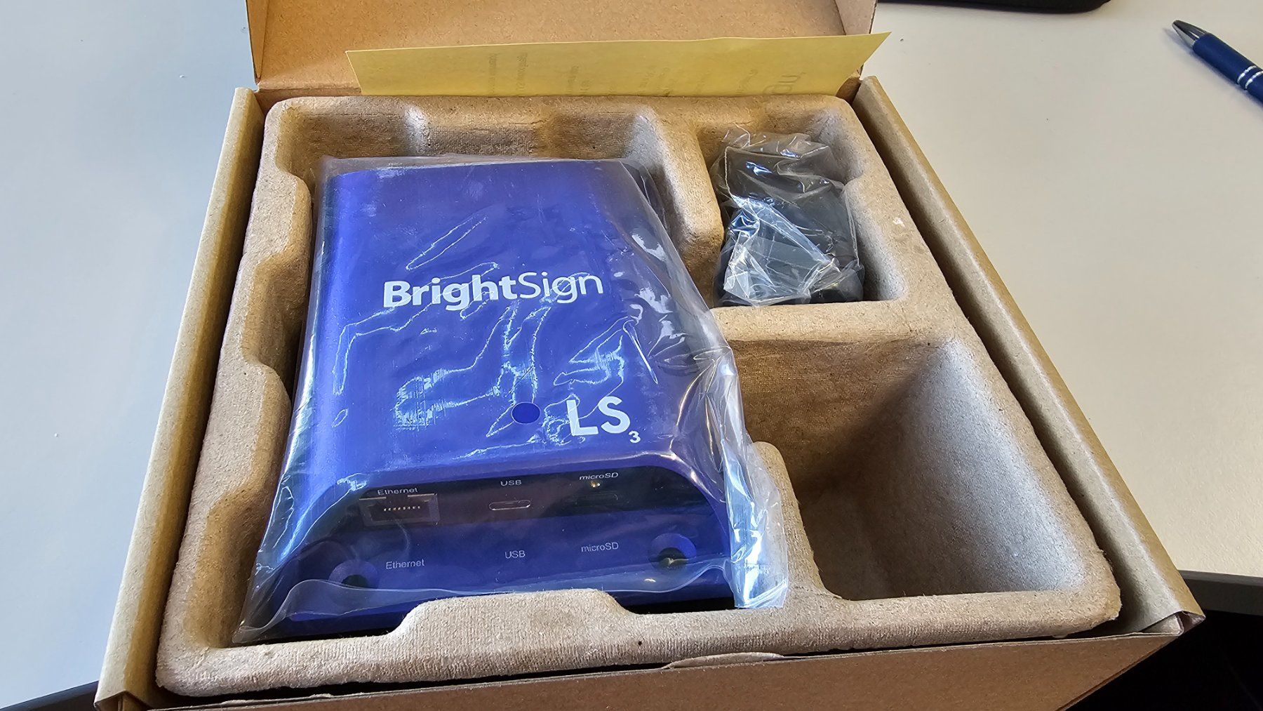 Sistemi audio & multimediali: BrightSign LS423 Digital Signage Player - Neuwertig – Nuovo e nell'imballaggio originale da Zürich venduto da Esag_Altstetten 2