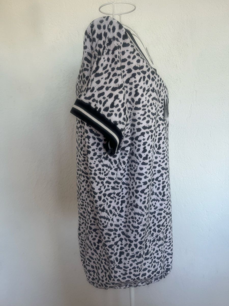 Monari T-shirt: Monari Shirt mit Glitzereffekt – Usato da Rorschacherberg venduto da Artmaru 2