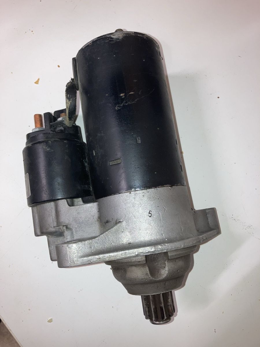 VW Tutti pezzi di ricambio auto: Audi/VW Anlasser Starter BORA 2.3l 170ps – Usato da Boniswil venduto da FindInBox 1