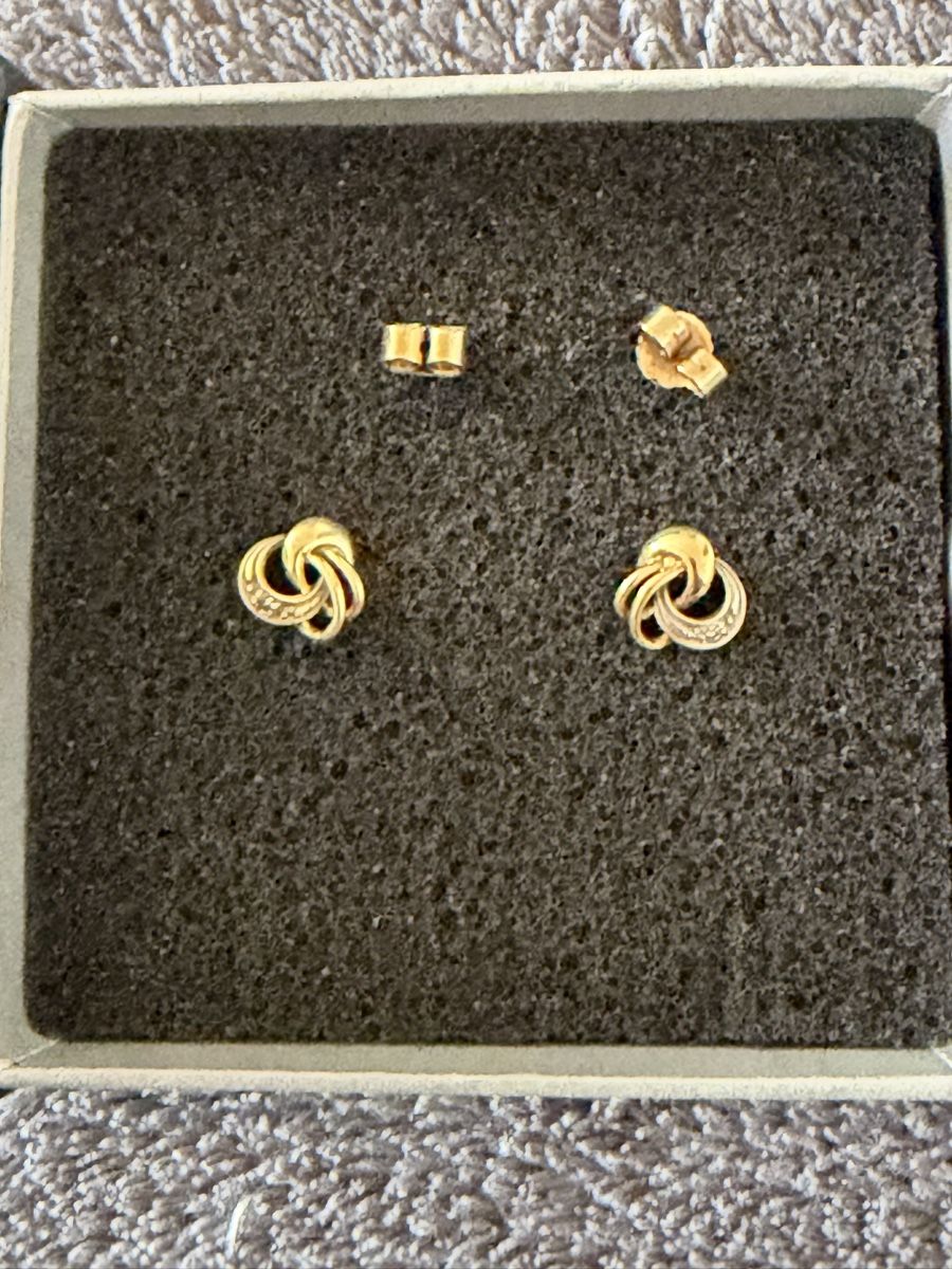 Ohrringe & -stecker: Ohrstecker, Gold – Gebraucht aus Zürich von elg_rqw7