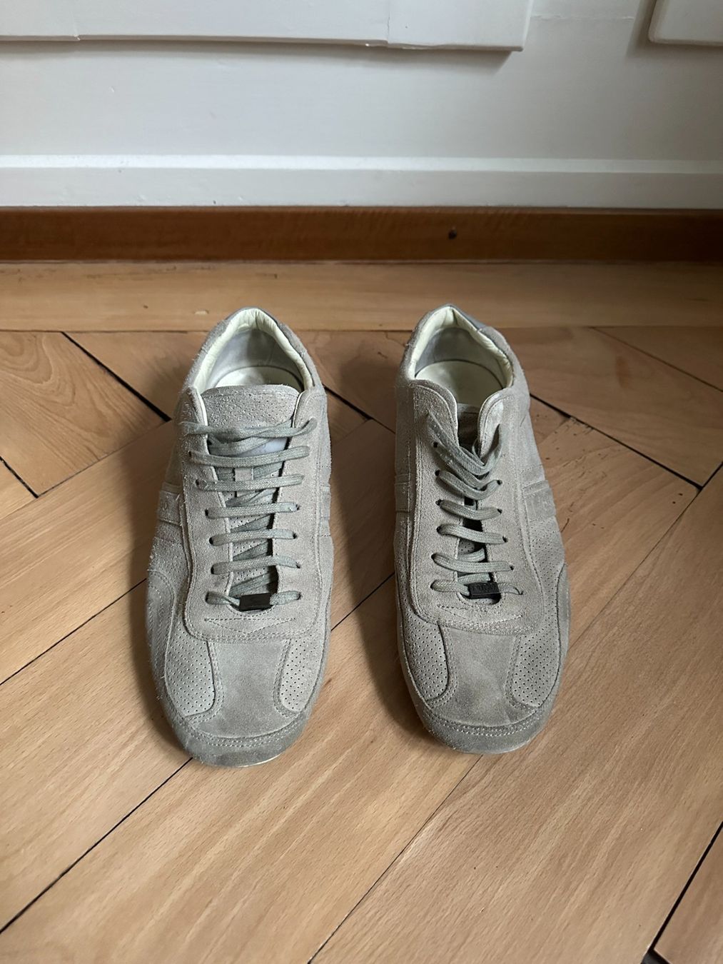 Hugo Boss Chaussures hommes: HUGO BOSS - Leder Sneaker beige 43 – D'occasion à Zürich par Diazaio 1