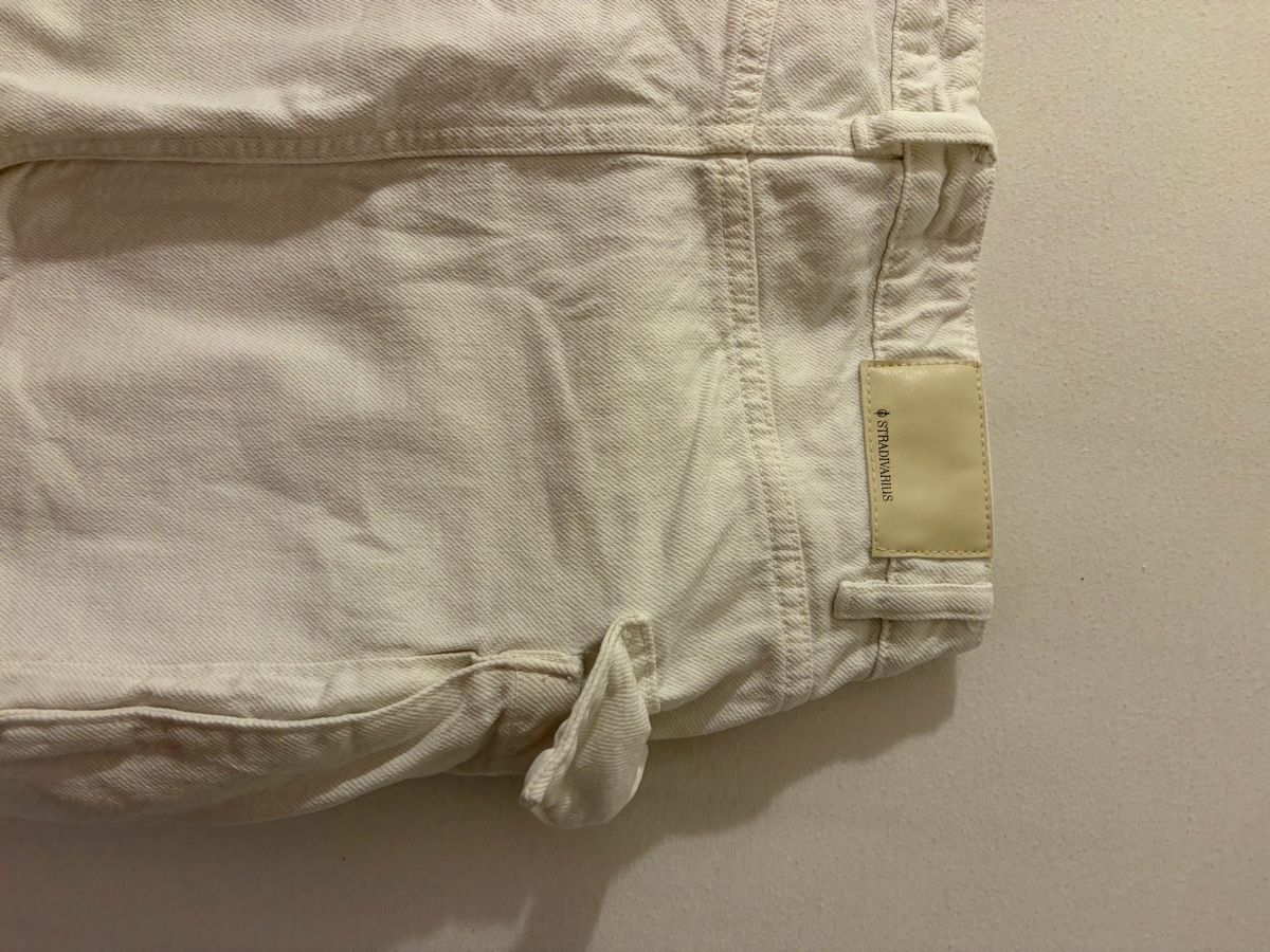 Stradivarius Gonne: Stradivarius Cargo Rock weiss Grösse 36  – Usato da Ebnat-Kappel venduto da Mzottli 4