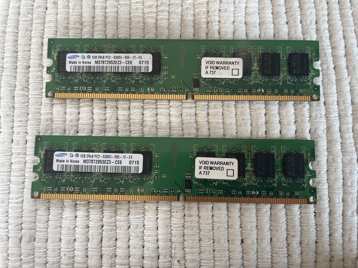 PC: Pièces pour vieux PC – Usato da Commugny venduto da arm_7m7m 1