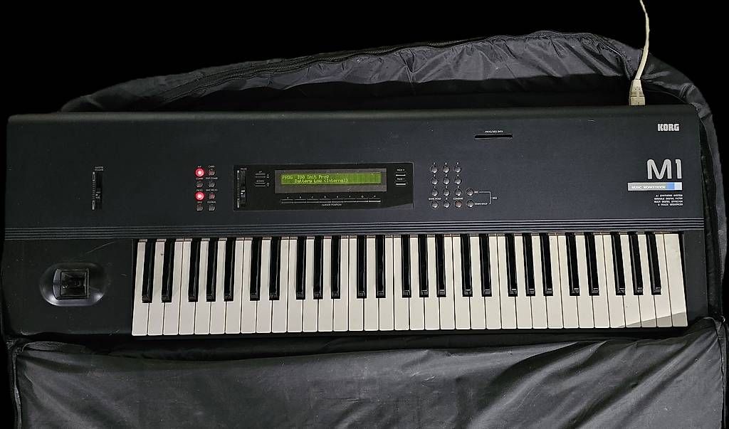 Instruments de musique: Korg M1 – D'occasion à Lausanne par nik_85z2