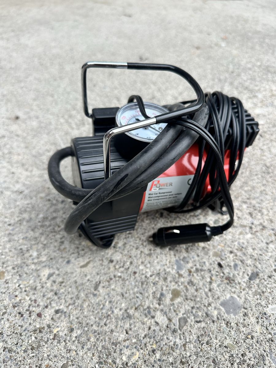 Kompressoren: PowerTec Mini Kompressor 12V fürs Auto – Gebraucht aus Bremgarten AG von Vin_t55b