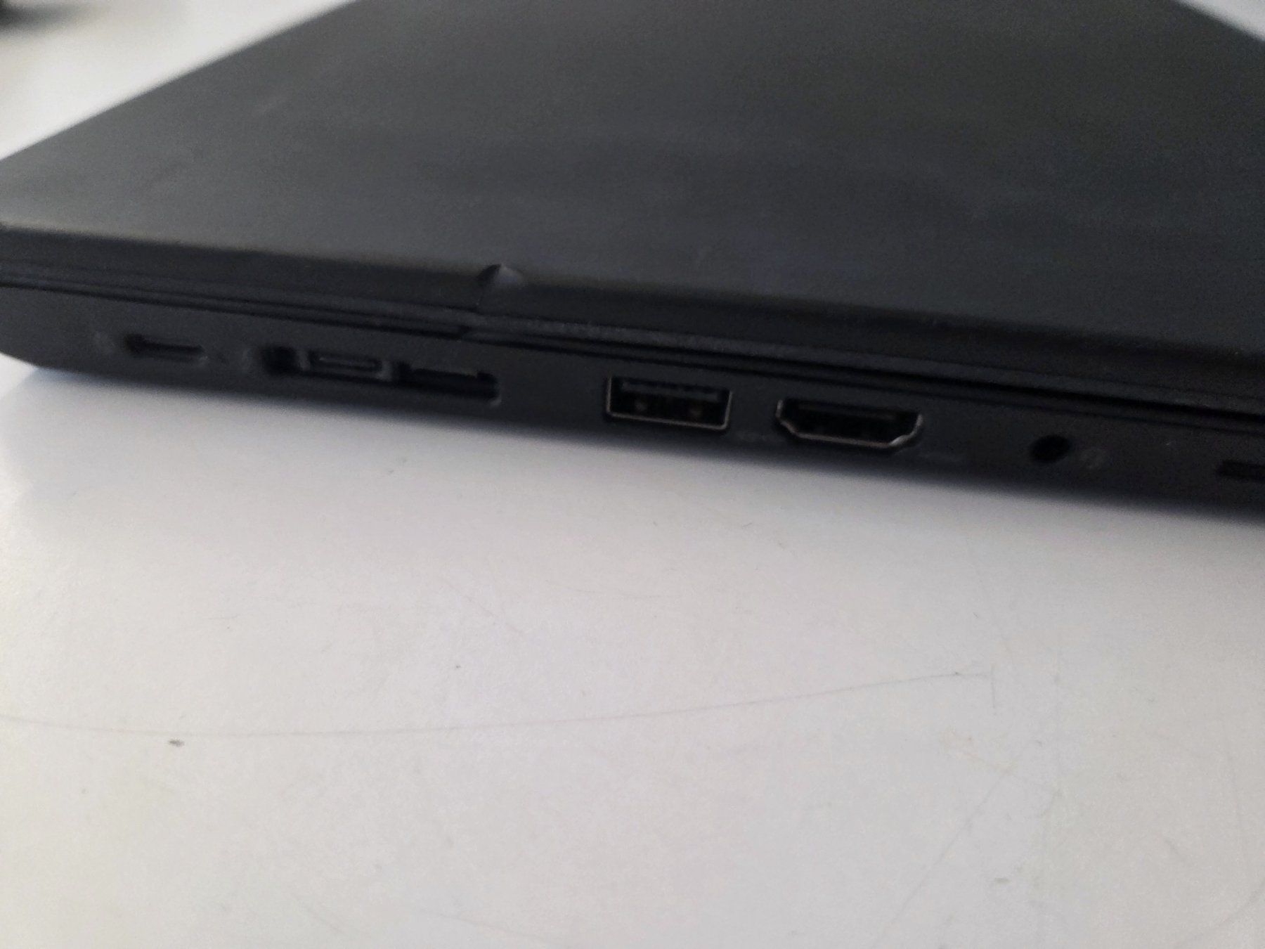 Lenovo Notebook: Lenovo ThinkPad P14s Gen 2 – Difettoso da Bremgarten AG venduto da joker_eat_world 4